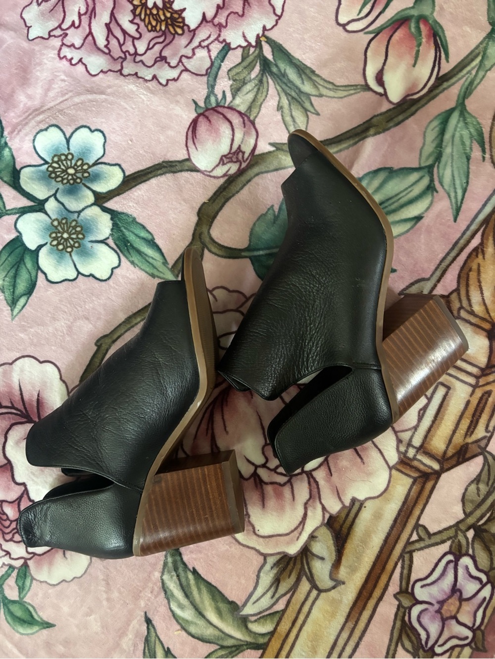 Sole Society Black Leather Open-Side Block Heel Mules